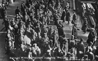 Tyska militärfångar inklusive preussiska vakter vid Southend på havet, c1914-1915