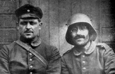 Tyska fångar tagna av kanadensiska styrkor, Vimy, Frankrike, första världskriget, 1917
