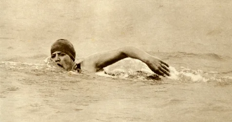 Gertrude Ederle, första kvinna att simma över Engelska kanalen, 1926, 1935