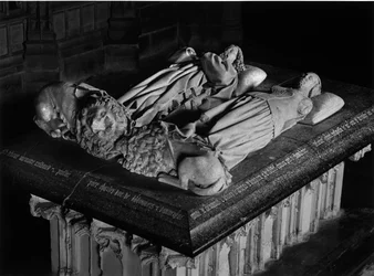 Gotisk konst: Gisanter av Charles I av Bourbon (1401-1457) och Agnes av Bourgogne (1407-1476) skulpterade av Jacques Morel (1417-1459). 1448-1453. Kyrkan Saint Pierre de Souvigny (Allier).