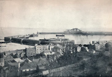 Guernsey - St. Peter-Port och slottskornett, 1895