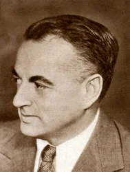 Guy Reginald Bolton, brittiskfödd författare av Broadways musikaliska komedier, 1933