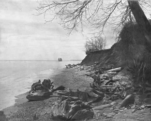 På väg mot stranden, Lake Michigan, USA, c1900.