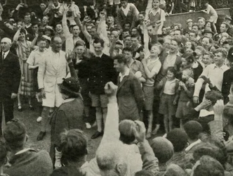 Hans Majestät vid His Boys Camp i Southwold, 1937.