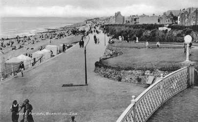 Semesterfirare på West Parade, Bexhill-on-Sea, East Sussex, c1900-c1920s
