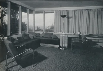 House at Los Angeles av Richard J Neutra. - En invändig bild av bostaden, 1942
