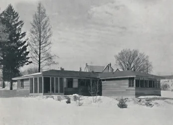 House at Madison, Wis. av William Kaeser, 1942