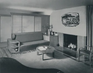 Hus i Pomona, Kalifornien - vardagsrummet från andra sidan av skiljeväggen, 1942