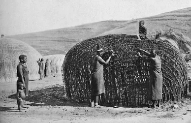 Hyddbyggnad i Zululand, 1912