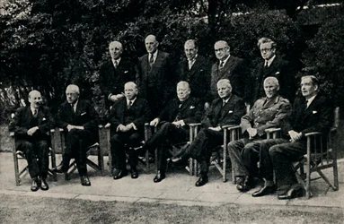 Imperialistisk konferens träffas i London, maj 1943, 1945.