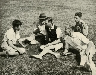 I Camp at Southwold, Suffolk: A Friendly Chat, 1937.