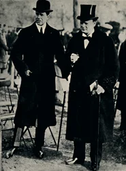 I Hyde Park med Kronprinsen av Sverige, 1917, 1945.