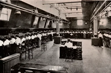I en stor telefonväxel, c1916