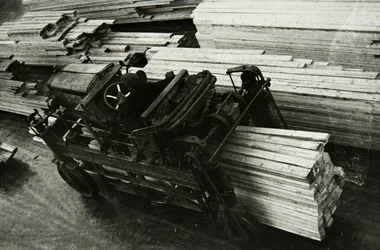 I en träbearbetningsfabrik, Ryssland, 1950-talet