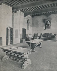 Interiör Palazzo Davanzati, Florens. Med två 1500-talsbord, 1928