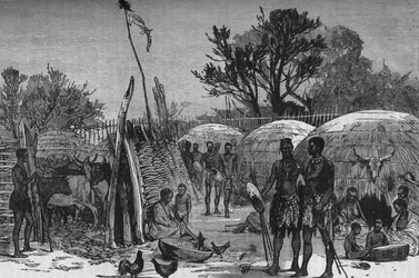 Interiör av en Zuli Kraal vid Tugelafloden, c1880