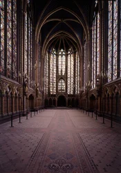 Interiör av Sainte Chapelle (övre kapellet) i Paris. Gotisk konst från 1200-talet.