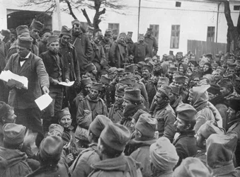 Utfärdar pass för några dagars ledighet hemma till de sårade serbiska trupperna i Nish, 1915