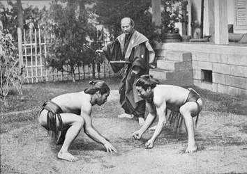 Japanska brottare redo för ett försök, c1902, 1903