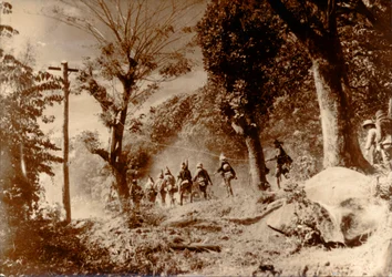 Japanska soldater på frammarsch mot Port Moresby, Nya Guinea, andra världskriget, 1942