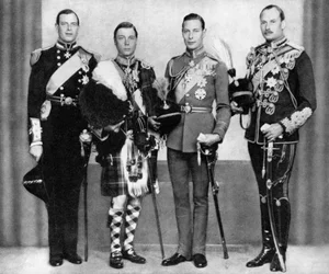 King George Vs sons, 1933, 1936