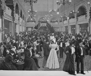 Folies-Bergere Hall, 1900