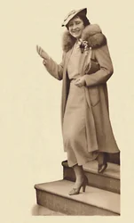 Lämnar nr 3 Belgrave Square, för dopet av prinsessan Alexandra 9 februari 1937