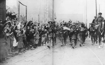 Lille befrias av britterna, Frankrike, 17 oktober 1918