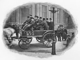 London County Council Fire Brigade Committee börjar på en inspektion, c1903 1903