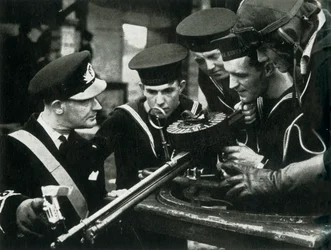Maskingevärsinstruktion, Fleet Air Arm, c1943.