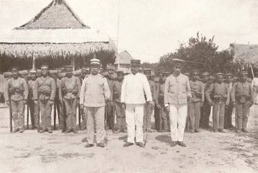 Madeira-Mamore Railway: På gränsen mellan Bolivia och Brasilien: Bolivianska officerare och soldater, 1914