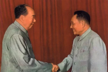 Mao Zedong och Deng Xiaoping, kinesiska kommunistledare, omkring 1960-talet
