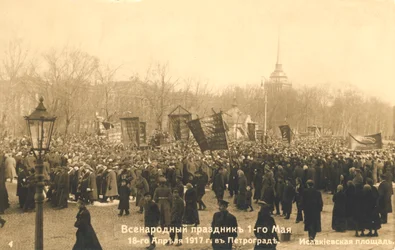 Marscher i St Petersburg, ryska revolutionen, 1917.