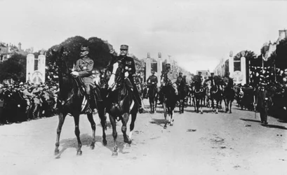 Marskalkerna Foch och Joffre under den stora segerparaden, Paris, Frankrike, 14 juli 1919