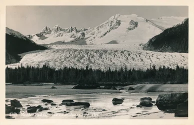 Mendenhall Glacier nära Juneau, Alaska, c1940.