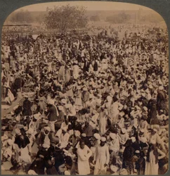 Muhammedaner på fastedagen utanför Jumma-moskén, blickande söderut, Delhi, Indien, 1903