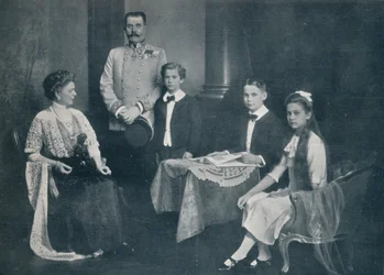 Den mördade ärkehertig Franz Ferdinand med sin hustru och sina barn, omkring 1910