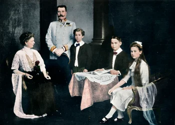 Den mördade ärkehertig Franz Ferdinand med sin hustru och sina barn, omkring 1910