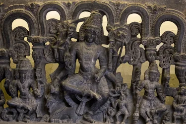 Nationalmuseet, New Delhi. Överstycke som visar treenigheten (Brahma, Vishnu och Shiva). Kakatiya
