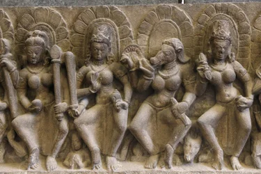 Indiens nationalmuseum, Delhi. Saptamatrikor (sju gudomliga mödrar). Pratihara