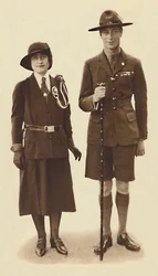 Iväg till ett rally av scouter och guider, c1931 1937