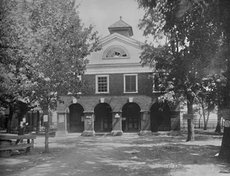 Old Court House, Bowling Green, Virginia, c1897.