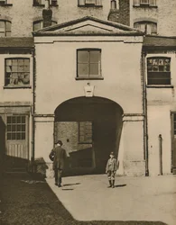 Old Mews sade att ha varit Iron Dukes Stables i Knightsbridge, c1935.