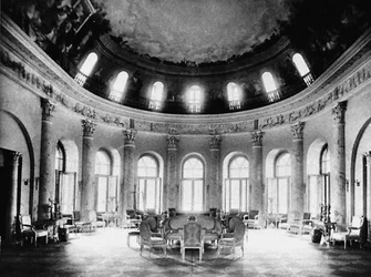 Ostafyevo Estate. Oval sal, slutet av 1800-talet