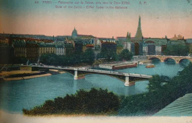 Panorama över floden Seine med Eiffeltornet i fjärran, Paris, c1920