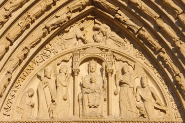 Paris Notre Dame katedral västra flygeln: Saint Anne