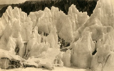 Passage av East Rongbuk-glaciären, c1918-c1939.