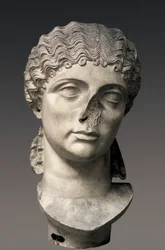 Porträtt av Agrippina den äldre, skulptur