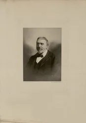 Porträtt av Emile Guimet 1836-1918.