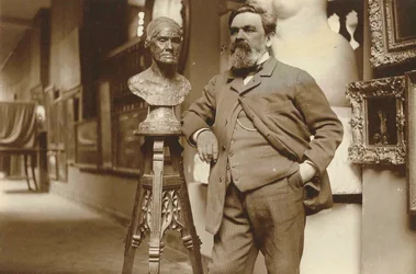 Porträtt av skulptören Alfred Boucher 1850-1934, 1910-talet.